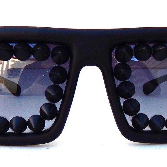 PITCH BLACK HEART HONDO SUNGLASSES SAMPLES